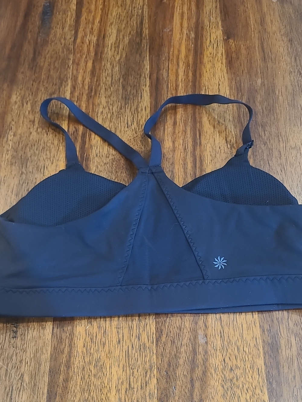 Athleta Strappy Back Sports Bra Black Women Medium.  Like New
